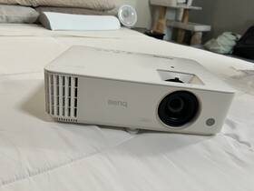 9h.jgy77.13e Benq Th685 1080p Hdr Console Gaming Projector 3500 Lumens 120hz Low Hours