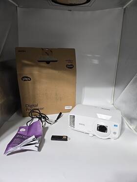 9h.jl377.11e Benq Lw500st Short Throw Laser Projector 2000 Lumens -tested Works 9/10 9h.jl377.11e Benq Lw500st Short Throw Laser Projector 2000 Lumens -tested Works 9/10