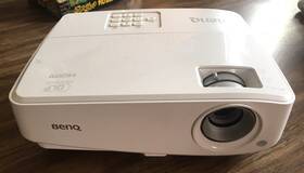 Mx528e Benq 3300-lumen Xga Dlp Projector 94 Hours Only Mint Mx528e Benq 3300-lumen Xga Dlp Projector 94 Hours Only Mint