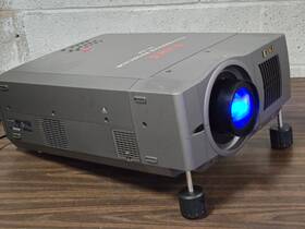 Lc-x4i Eiki Lc-x4 Powerhouse Home Office Projector With Short Throw Lens