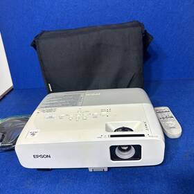 3lcd Epson 010343875388 Powerlite 84 2600 Lumens Room Projector 199 Lamp Hours Remote And Case