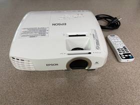 Epson 010343921917 Powerlite Home Cinema 2030 2d/3d 1080p 3lcd Projector