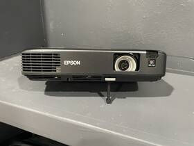 Eb-1720 Epson Lcd Projector With Adjustable Stand