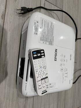 Eb-fh06 Epson Projector 3lcd Fhd/3500al/16k 1/16 9 Used 2676h