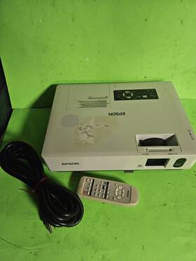 Epson Emp-1835 Powerlite Emp-1825 3lcd Portable Projector 1299 Hours
