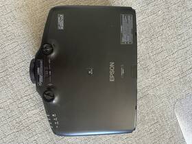 G6870 Epson Powerlite Pro