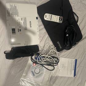 H476a Epson H476s Powerlite 1776w Projector With Remote Hook Ups Case And Insteuxtion
