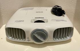 3020e Epson H502a Powerlite Home Cinema 3d 1080p 3lcd Projector. Only 4340 Hours