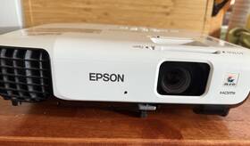 Vs230 Epson H552 3lcd Hd 1080 Projector With Remote Power Cord. Only 38 Hrs On Bulb