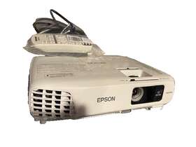 H617a Epson Powerlite Cinema 600
