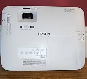 2250u Epson H871a Lcd Projector Powerlite 624 Hours With Power Cord
