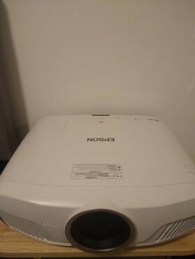 V11h930020n Epson Home Cinema 5050ube 4k Pro-uhd 3-chip Hdr Projector - Very Low Hours