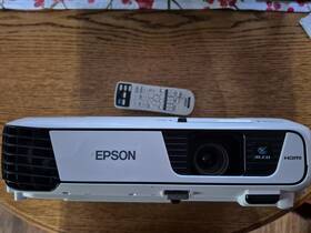 Wdpk5x01527 Epson Lcd Projector Model H719a With Remote And Power Cord
