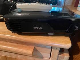 X5210 Epson Home Cinema Projector