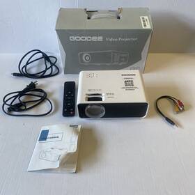 Lpnrrak0086549 Goodee Movie Projector W80 Hdmi/vga/av 56w 50/60hz Remote And Cables Included