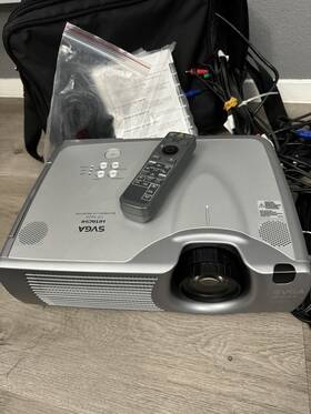 Cp-s420 Hitachi Projector Svga Multimedia Lcd