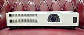 Cp-x2020 Hitachi Lcd Projector 2200 Lumens Xga 3lcd Classroom Business Office