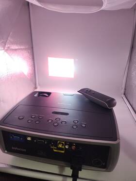 W260dlp Infocus Projector 248 Lamp Hours With Remote Power Cord And Speakers