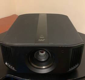 Dla-nx5bk Jvc Nx5 Native 4k Home Theater Projector Powers On For Parts Read