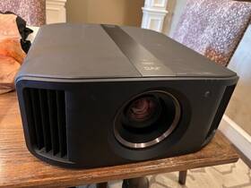 Dla-nx5r Jvc Native 4k Home Theater Projector Black 1800 Lm