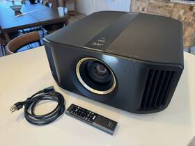 Rs1000 Jvc Rs1000/nx5 4k Native Projector With Extra Bulbs