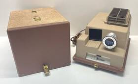 K-150 Keystone Vintage Slide Projector With Case