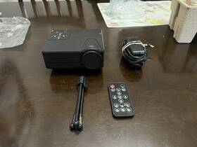61298 Mr. Christmas Indoor Virtual Holiday Projector 14 Videos Brand New