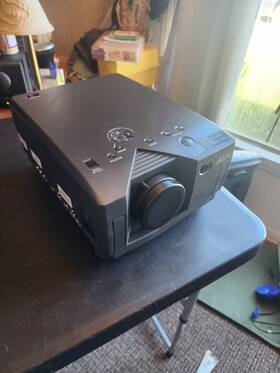 L600 Nview Projector With Rolling Carry Case And Accessories