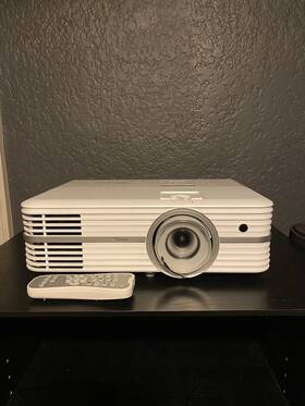 Uhd300x Optoma Dlp 4k Uhd 2200 Lumens Projector Read Description