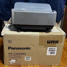 Pt-cx200u Panasonic Pt-cx200 2000 Lumens Movie Projector Tv Hdmi Ethernet 3d 1 Hour Nice