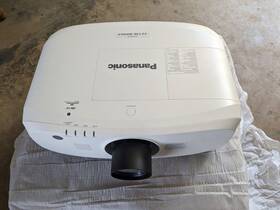 Pt-ez770z Panasonic 3lcd Fixed Installation Projector With 20hr Lamp And Remote