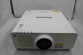 Pt-rz670wu Panasonic Wuxga Large Venue Projector With 20655 Light Source Hours