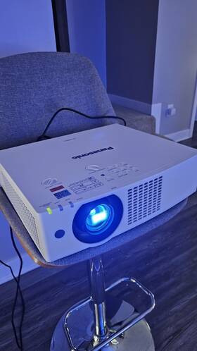 Pt-vmw51 Panasonic Solid Shine Laser Home Theater Projector White