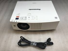 Pt-vmz1s Panasonic Solid Shine Laser Projector See Pic - No Remote Or Lens Cap