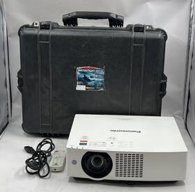 Pt-vmz51u7 Panasonic Pt-vmz51 U7 5200-lumen Laser Lcd Projector Wuxga 86 Hrs With Pelican Case