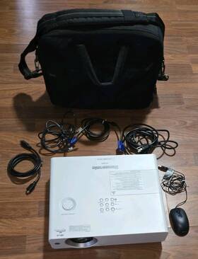 Pt-vx500u Panasonic Pt-vx500 Vx500 Xga Lcd Projector Model / W Case Cords