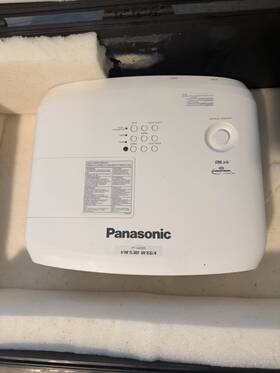 Pt-w530 Panasonic Wxga Home Theater Projector White Vga Hdmi Lan Rs-232