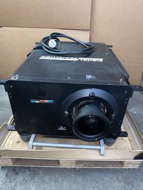 Plus Hl8000dsx Digital Projection Highlite 8000dsx 8000 Lumen 3-chip Dlp Large Venue Projector