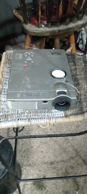 U2-817a Plus Projector Model 817a