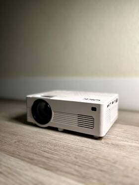 Ak-83 Qkk Mini Projector 1080p Full Hd 300 Inch Display 7000 Lumen Supported