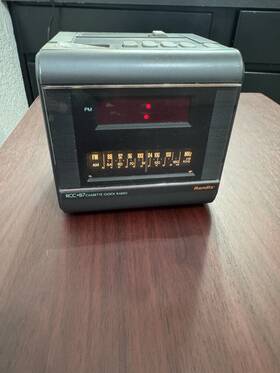 Rcc-87 Randix Model Retro Cube Clock Very Cool Cassette Radio Partially Tested Rcc-87 Randix Model Retro Cube Clock Very Cool Cassette Radio Partially Tested