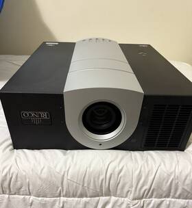Rup810cl0539090 Runco Cl-810 Dlp Home Theater Projector Black Silver 2006