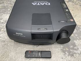 Plc-550m Sanyo 3lcp Vintage 1998 Inch Data Projector - Works Vga Video Bnc