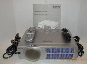 Plc-su25 Sanyo Pro-x Projector Model 1280 X 1024 4 3 1750 Lumens Svga 3lcd