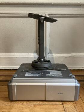 Plv-z4 Sanyo Plvz4 Lcd Home Theater Projector Heavy Mount Bulb Replacement Needed