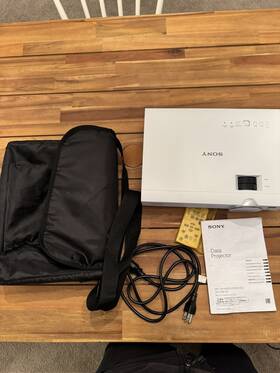 Vpl-dx122 Sony 2600 Lumens Xga Mobile Projector