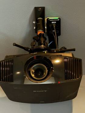 Vpl-vw325es Sony 4k Hdr Sxrd Home Theater Projector 1500-lumens Vplvw325es