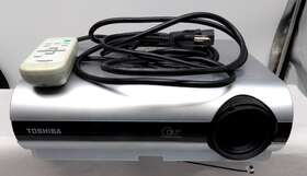 Tdp-s26 Toshiba Tdp- S26 Dlp Projector Remote Plug And Case