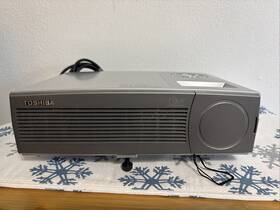 Tdp-t100 Toshiba Lcd Projector 2600 Ansi Lumens Feb 2006 Tested And Working