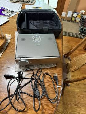 Tdp-t90 Toshiba Tdpt40u Projector Model Dl With Vga-htmi Converter